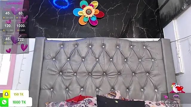 LAILAGUMMY online show from December 19, 2:08 pm