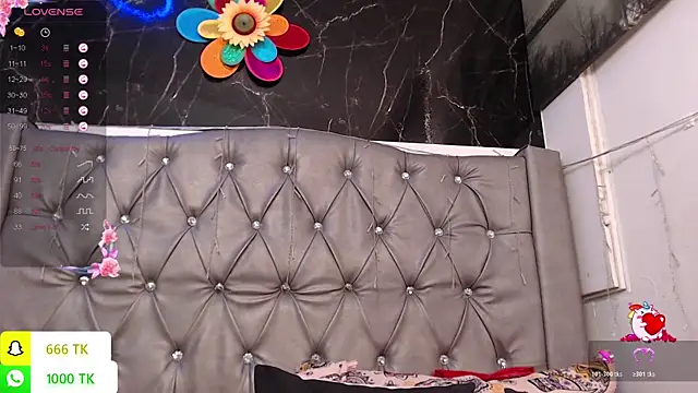 LAILAGUMMY online show from May 22, 2:37 pm
