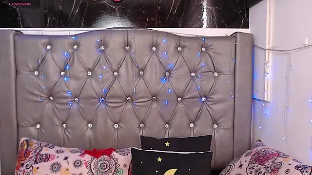 LAILAGUMMY online show from March 31, 2:41 pm