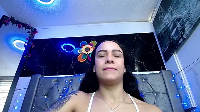 Snapshot of LAILAGUMMY chatting on February 20, 2:13 pm LAILAGUMMY online show from February 20, 2:13 pm
