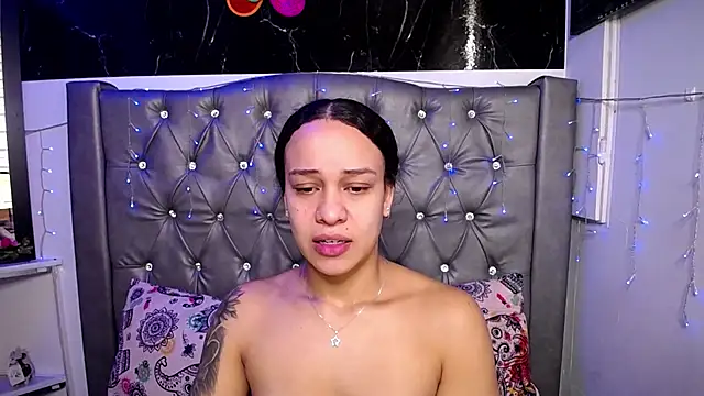 Snapshot of LAILAGUMMY chatting on February 22, 2:41 pm LAILAGUMMY online show from February 22, 2:41 pm
