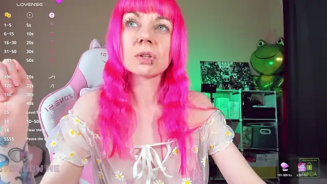 Snapshot of AmyRose6969 chatting on June 9, 7:04 pm AmyRose6969 online show from June 9, 7:04 pm