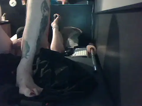 Slutviki69 online show from May 10, 5:55 am