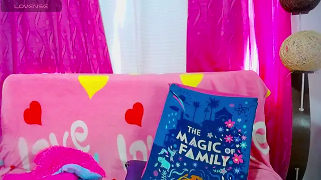 Snapshot of CiaraaSweet chatting on November 4, 4:55 pm CiaraaSweet online show from November 4, 4:55 pm