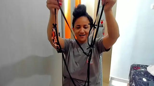 alaskmiller1 online show from April 12, 6:33 pm