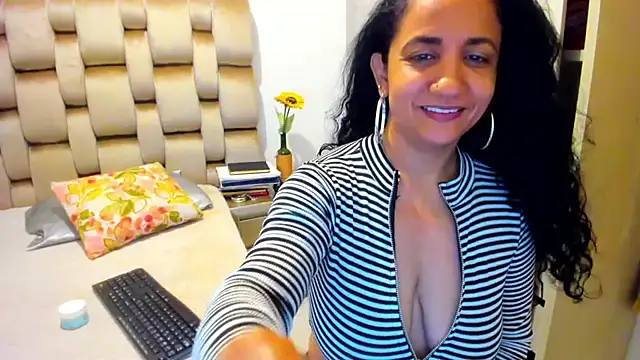 Snapshot of alaskmiller1 chatting on July 14, 12:10 am alaskmiller1 online show from July 14, 12:10 am