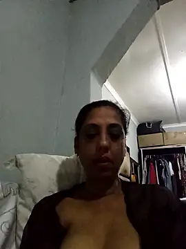 Snapshot of Mahi4luv chatting on October 11, 12:00 am Mahi4luv online show from October 11, 12:00 am