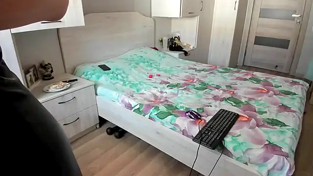 DUSSY PUSSY online show from May 6, 3:54 am