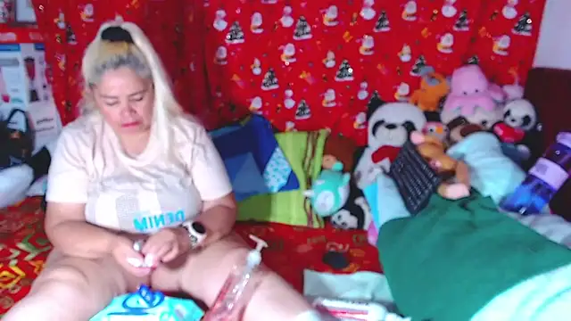 estrellita fugaz16x online show from April 14, 10:48 pm