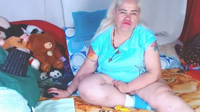 Snapshot of estrellita_fugaz16x chatting on November 28, 10:43 pm estrellita fugaz16x online show from November 28, 10:43 pm