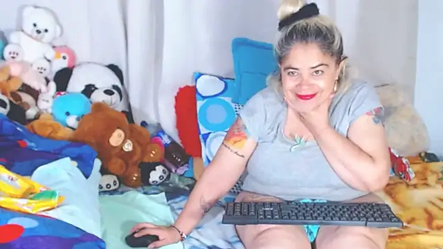 estrellita fugaz16x online show from September 28, 10:50 pm