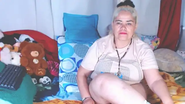 Snapshot of estrellita_fugaz16x chatting on November 28, 3:28 am estrellita fugaz16x online show from November 28, 3:28 am