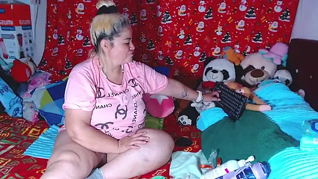 estrellita fugaz16x online show from May 17, 12:05 pm