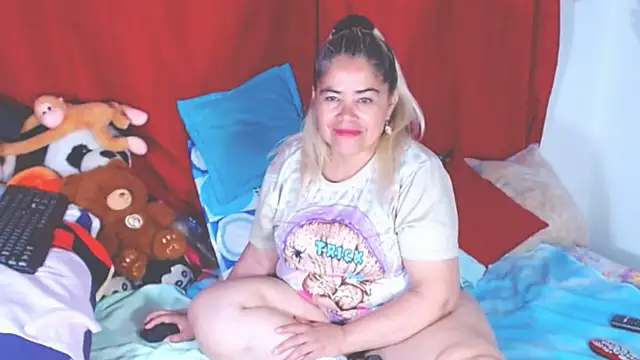 Snapshot of estrellita_fugaz16x chatting on October 21, 11:59 pm estrellita fugaz16x online show from October 21, 11:59 pm