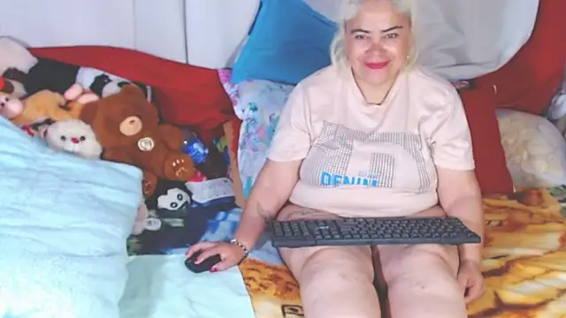 Snapshot of estrellita_fugaz16x chatting on November 25, 9:59 pm estrellita fugaz16x online show from November 25, 9:59 pm