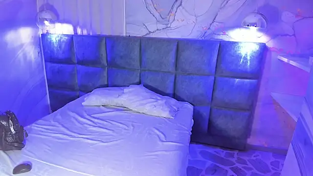 Snapshot of Maddysex_ chatting on May 8, 11:36 am Maddysex online show from May 8, 11:36 am