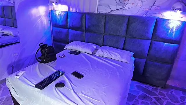 Snapshot of Maddysex_ chatting on May 9, 11:46 am Maddysex online show from May 9, 11:46 am