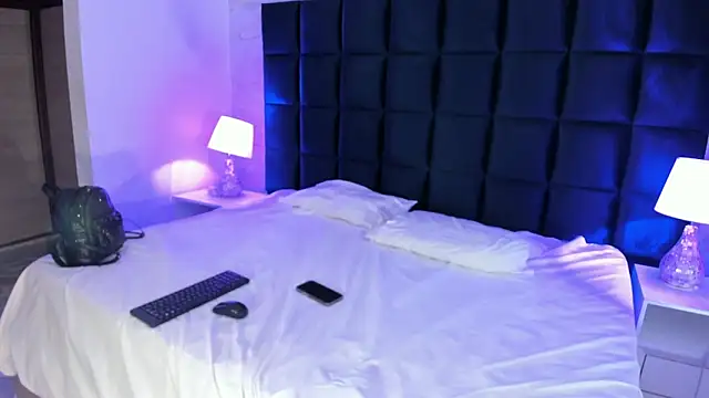 Snapshot of Maddysex_ chatting on April 27, 11:52 am Maddysex online show from April 27, 11:52 am