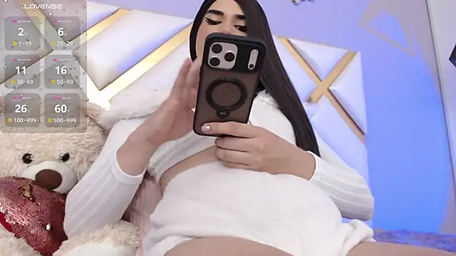 Snapshot of BeckyAnders chatting on November 10, 4:45 pm BeckyAnders online show from November 10, 4:45 pm