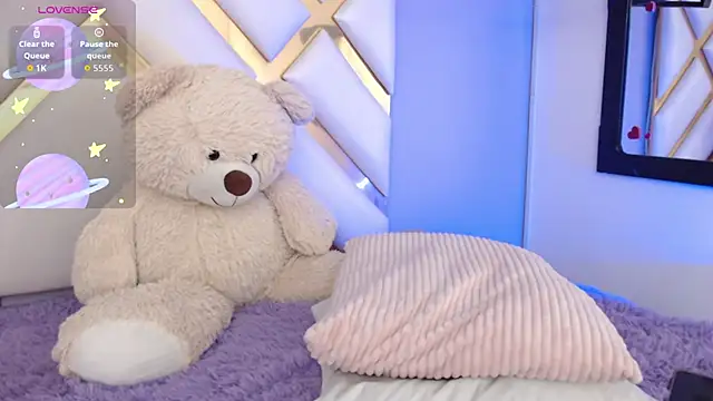 Snapshot of BeckyAnders chatting on October 15, 4:37 pm BeckyAnders online show from October 15, 4:37 pm