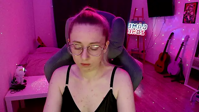 Snapshot of AnabelFrel chatting on December 8, 1:08 am AnabelFrel online show from December 8, 1:08 am