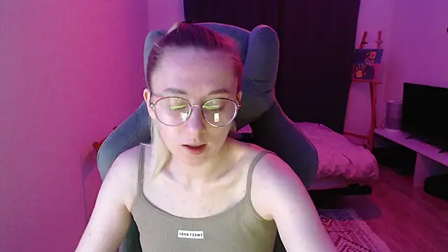 Snapshot of AnabelFrel chatting on October 16, 12:08 am AnabelFrel online show from October 16, 12:08 am