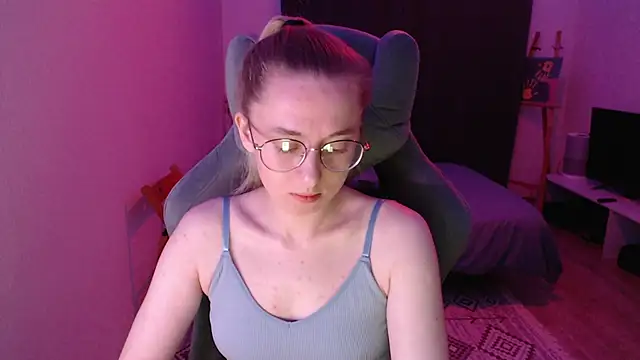 Snapshot of AnabelFrel chatting on September 18, 12:35 am AnabelFrel online show from September 18, 12:35 am