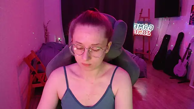 Snapshot of AnabelFrel chatting on March 20, 12:19 am AnabelFrel online show from March 20, 12:19 am