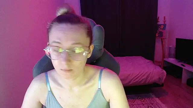 Snapshot of AnabelFrel chatting on October 26, 12:33 am AnabelFrel online show from October 26, 12:33 am