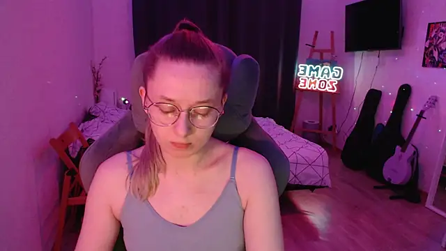 Snapshot of AnabelFrel chatting on March 16, 12:23 am AnabelFrel online show from March 16, 12:23 am