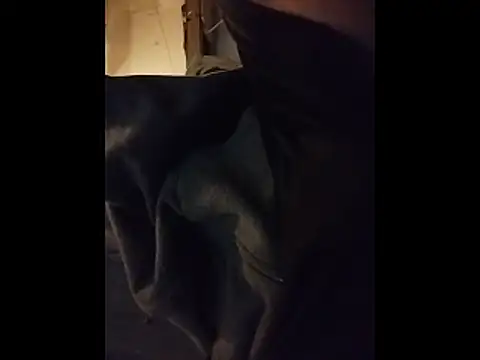 Snapshot of leonar0101 chatting on February 21, 7:32 am leonar0101 online show from February 21, 7:32 am