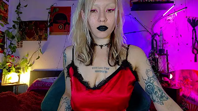 olivecum online show from March 22, 1:45 pm