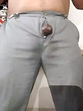 Snapshot of captain_juicyprecum chatting on December 11, 7:46 pm captain juicyprecum online show from December 11, 7:46 pm