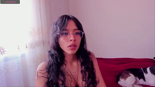 aluna 0310 online show from December 4, 6:33 pm