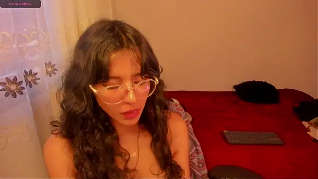 aluna 0310 online show from December 13, 10:55 pm