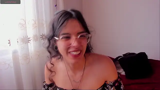 aluna 0310 online show from December 2, 8:28 pm