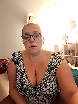 Snapshot of winniess40 chatting on November 27, 8:04 am winniess40 online show from November 27, 8:04 am