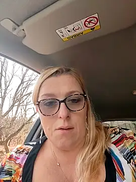 winniess40 online show from March 3, 2:28 pm