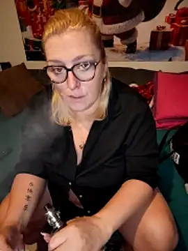 winniess40 online show from January 14, 4:16 am