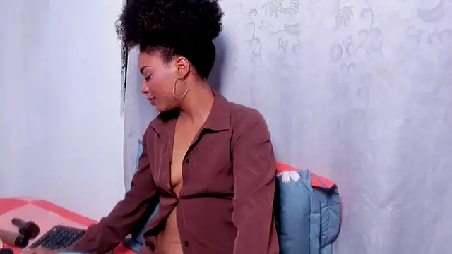 thaimy  online show from November 15, 2:04 am