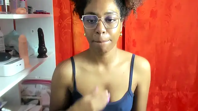 thaimy  online show from May 17, 2:55 am