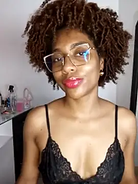 thaimy  online show from April 14, 3:00 am