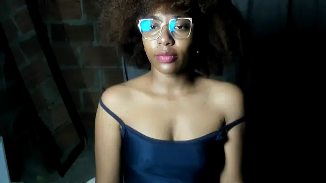 Snapshot of thaimy_ chatting on June 30, 2:44 am thaimy online show from June 30, 2:44 am