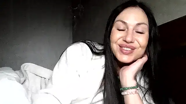 JulianaGold1 online show from April 24, 8:00 pm