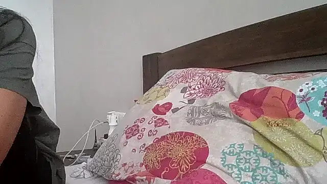 JulianaGold1 online show from September 19, 1:48 pm