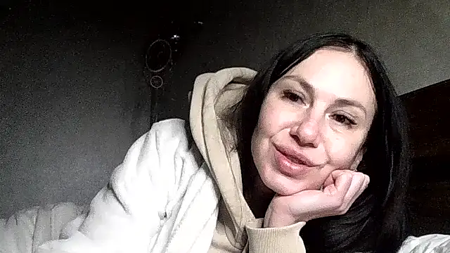 JulianaGold1 online show from February 9, 4:49 pm