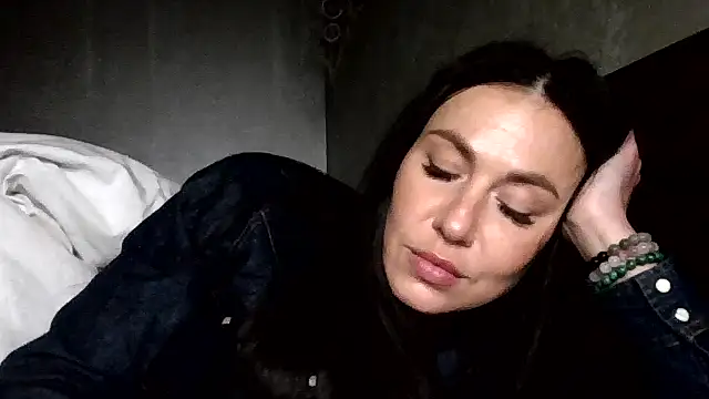 JulianaGold1 online show from May 3, 6:22 pm