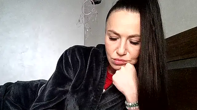 JulianaGold1 online show from March 17, 9:34 am