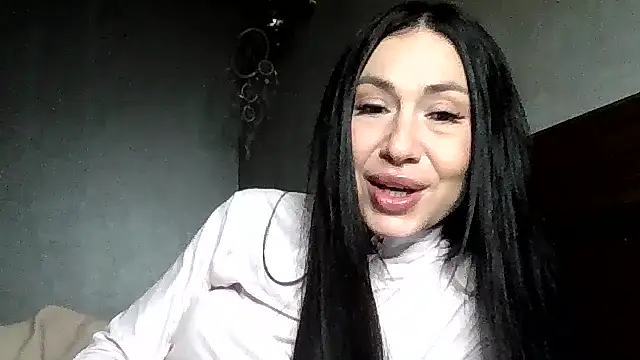 JulianaGold1 online show from April 28, 7:51 pm