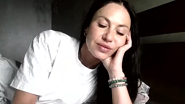 JulianaGold1 online show from May 29, 7:42 pm